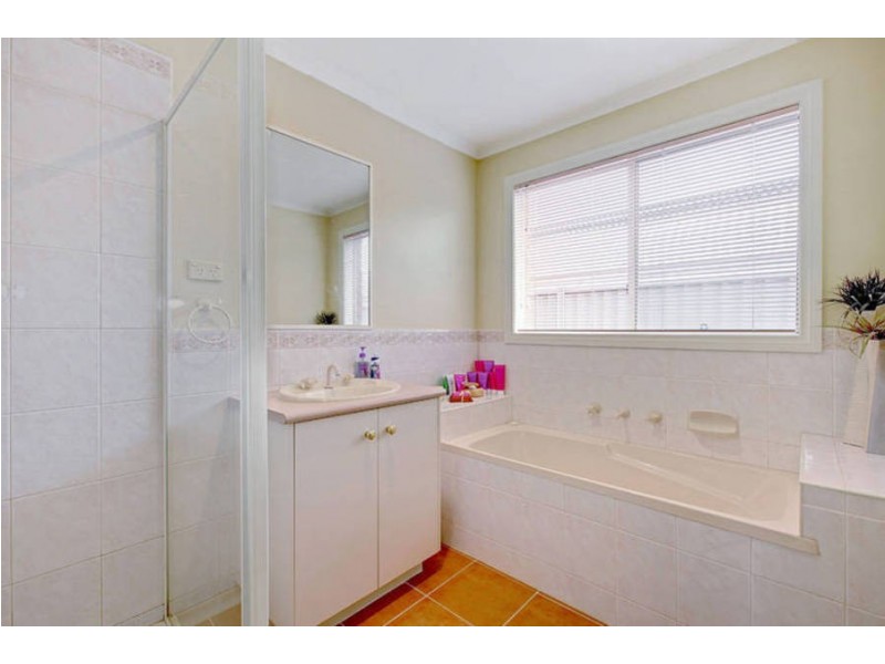 16 Wavertree Avenue, Caroline Springs VIC 3023