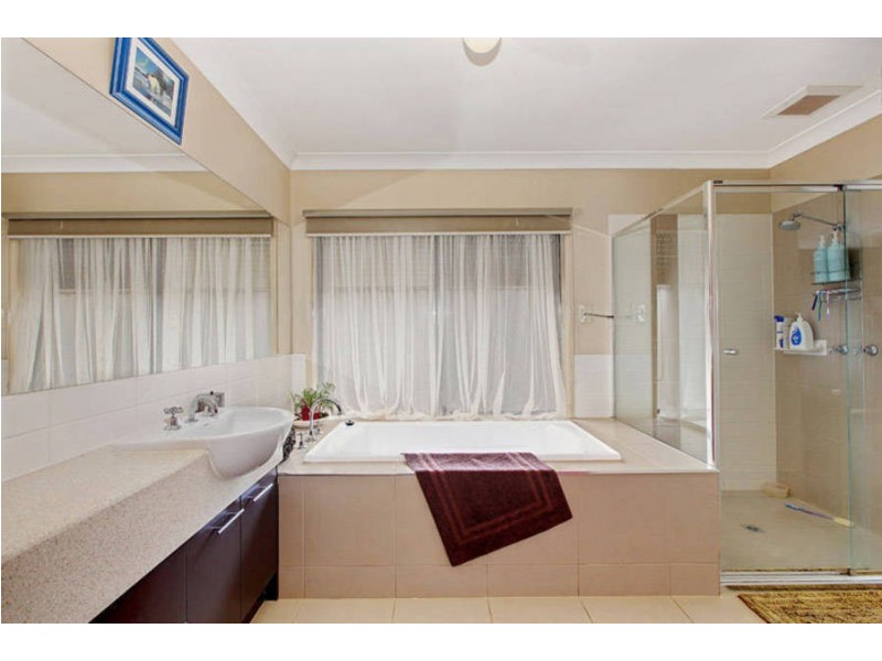 13 Bruce Street, Burnside Heights VIC 3023