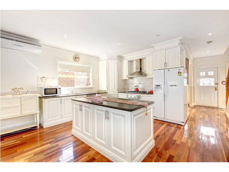 23 Dickerson Way, Caroline Springs VIC 3023