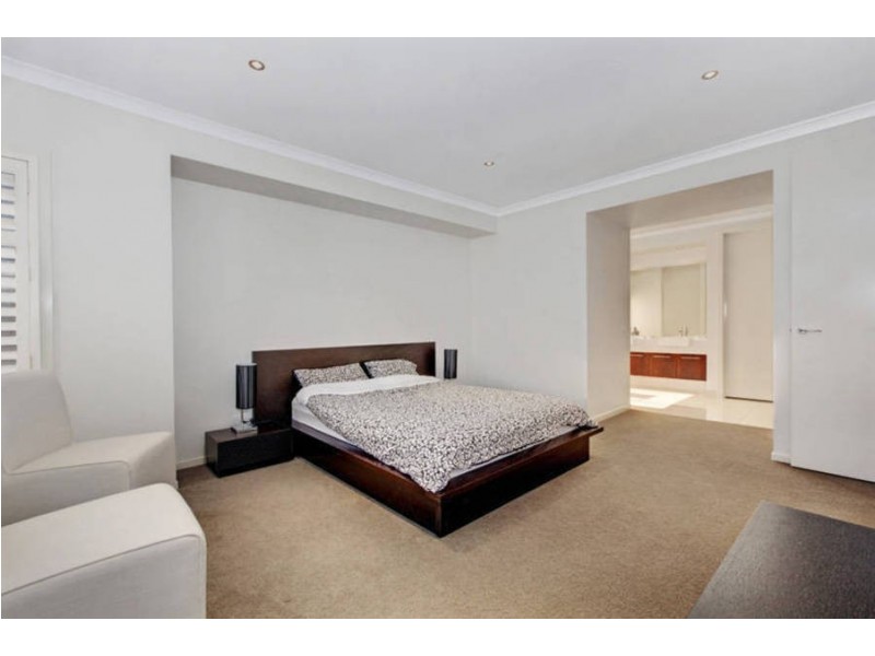 61 Lawson Way, Caroline Springs VIC 3023