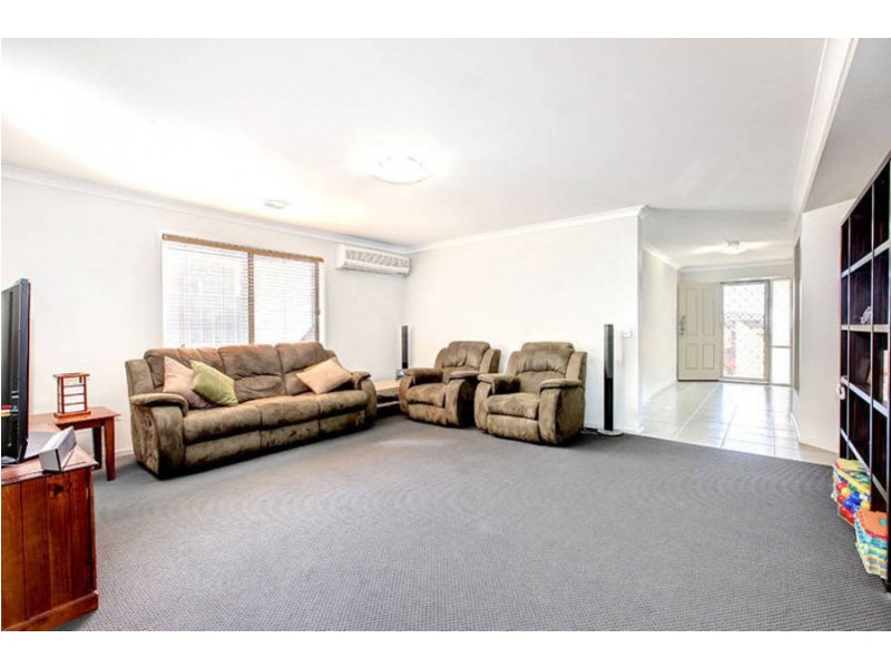 52 Olsen Retreat, Caroline Springs VIC 3023