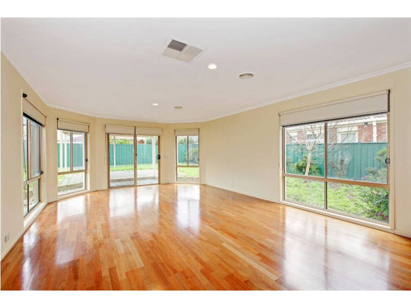 4 O’Grady Place, Burnside VIC 3023