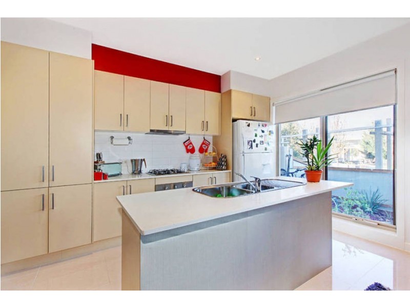 5/30 Cranwell Square, Caroline Springs VIC 3023