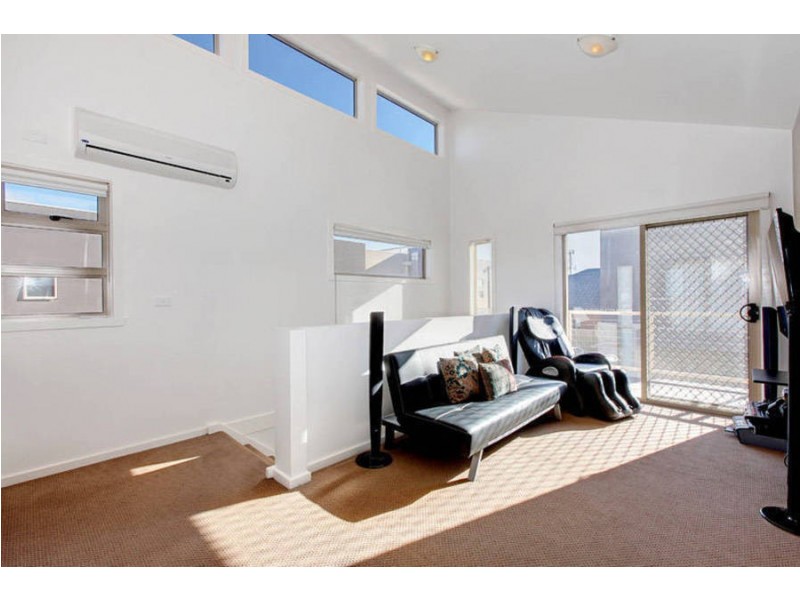 5/30 Cranwell Square, Caroline Springs VIC 3023