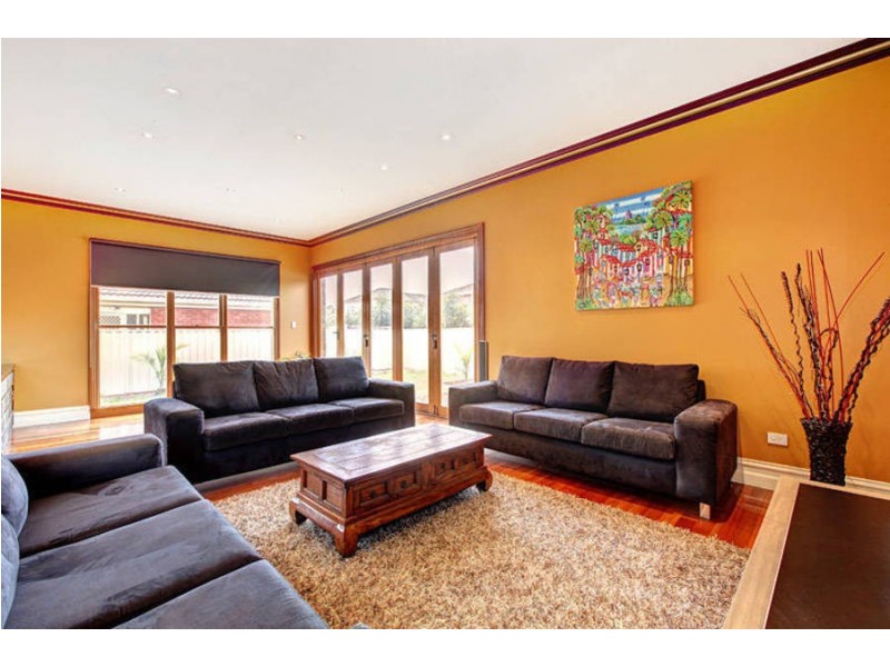 6 Lake Eyre Place, Caroline Springs VIC 3023