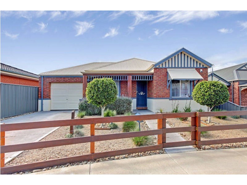 47 Dobell Crescent, Caroline Springs VIC 3023