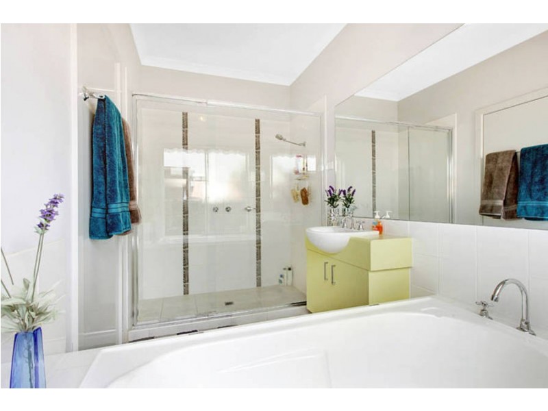 47 Dobell Crescent, Caroline Springs VIC 3023