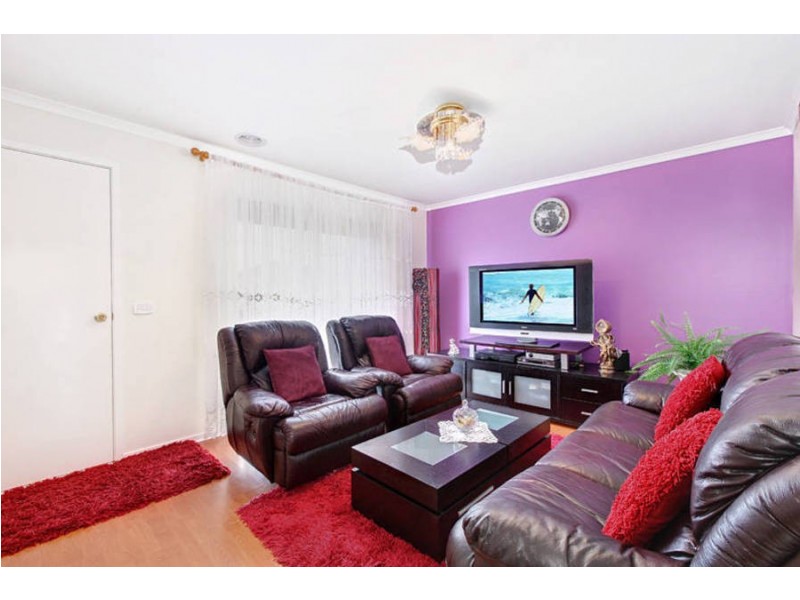 2 Strickland Crescent, Burnside VIC 3023