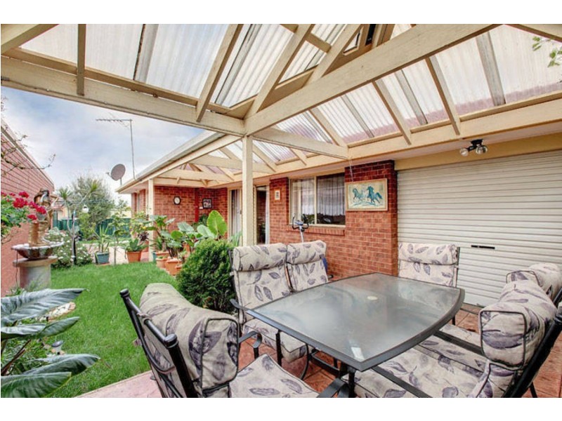 2 Strickland Crescent, Burnside VIC 3023