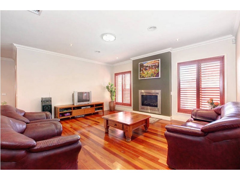 72 Lawson Way, Caroline Springs VIC 3023