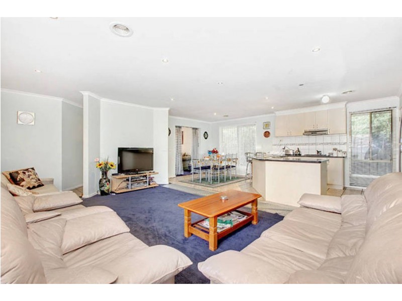 45 Dobell Crescent, Caroline Springs VIC 3023