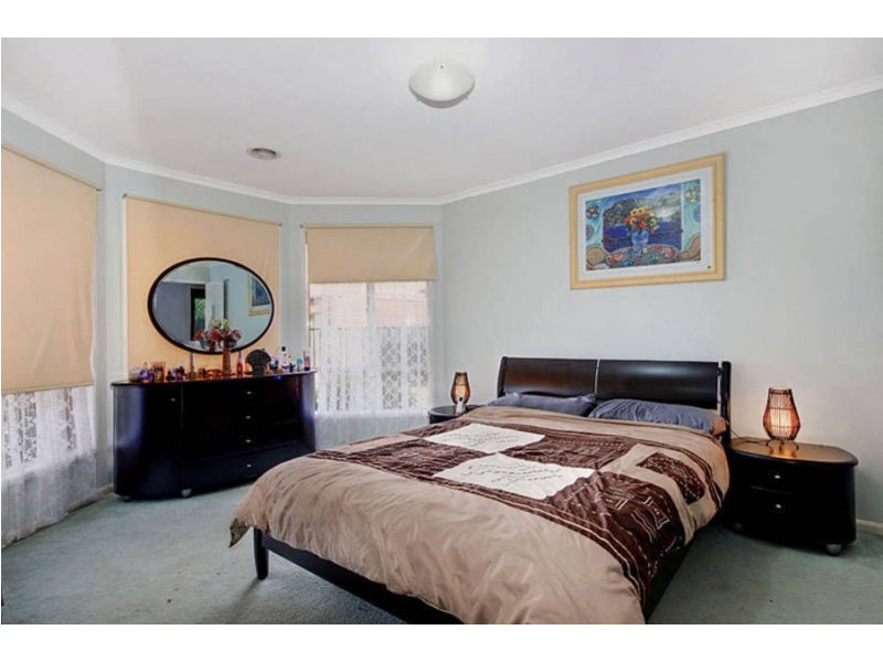 45 Dobell Crescent, Caroline Springs VIC 3023