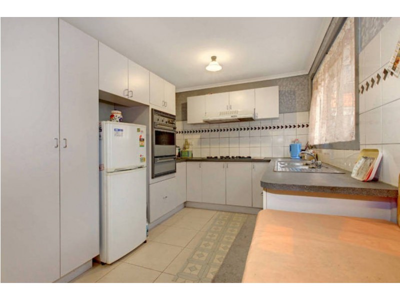 2/22 Leila Street, Deer Park VIC 3023