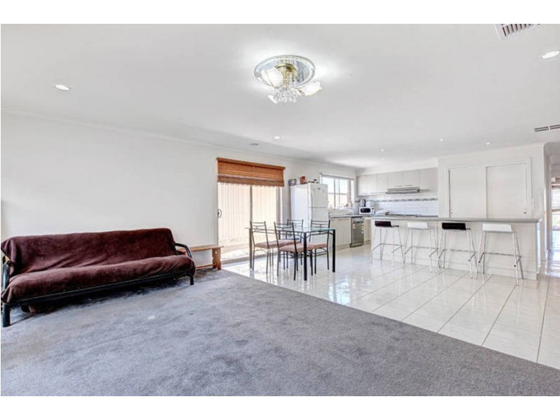 22 Hascombe Drive, Caroline Springs VIC 3023