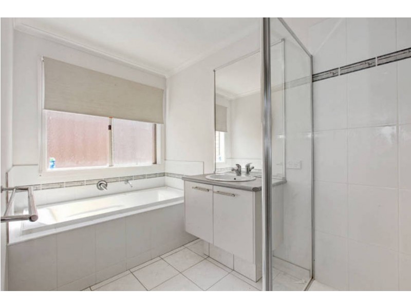 22 Hascombe Drive, Caroline Springs VIC 3023