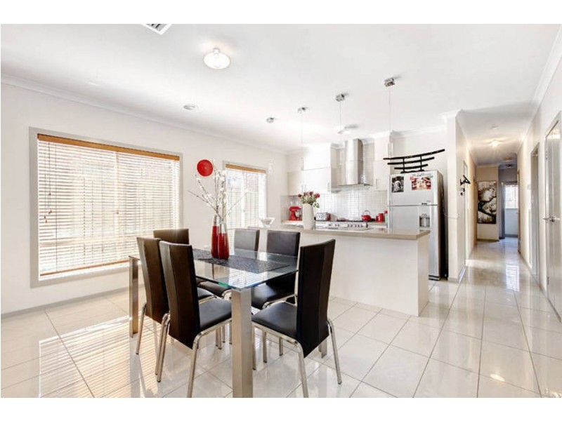 1 Kunuka Circuit, Caroline Springs VIC 3023