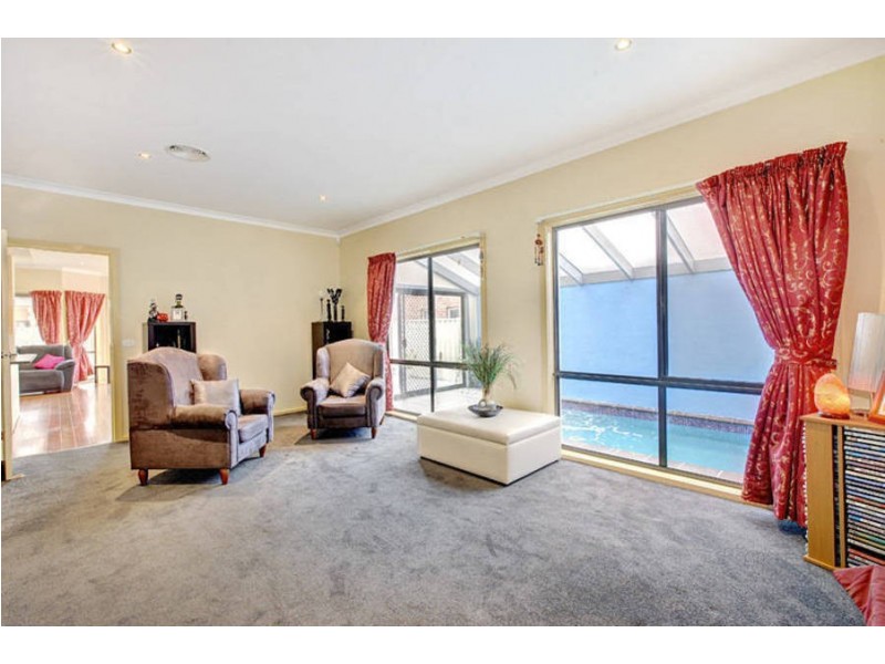 50 Bushy Park Avenue, Caroline Springs VIC 3023