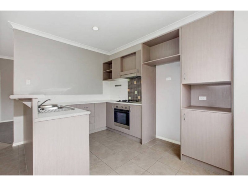 25 Cobaw Circuit, Caroline Springs VIC 3023