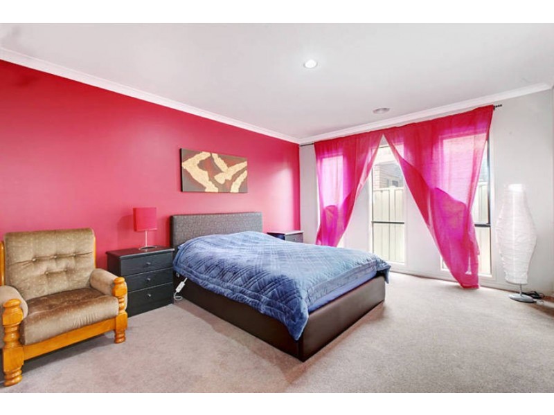 29 Dahlia Drive, Caroline Springs VIC 3023