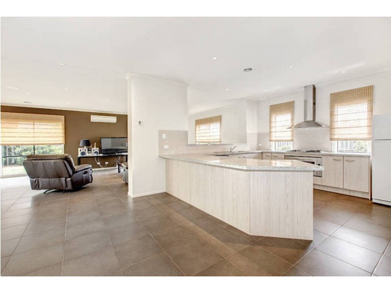 12 Cassan Way, Caroline Springs VIC 3023