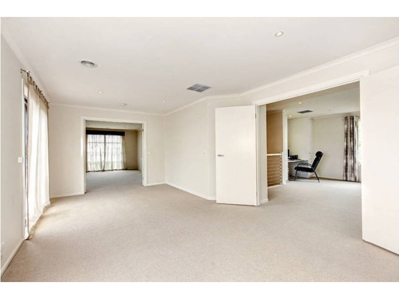 12 Cassan Way, Caroline Springs VIC 3023