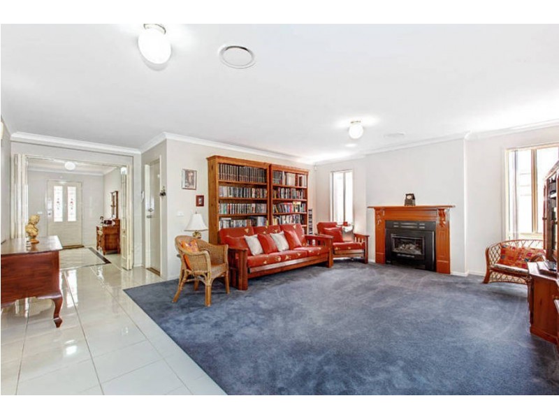 46 Dahlia Drive, Caroline Springs VIC 3023