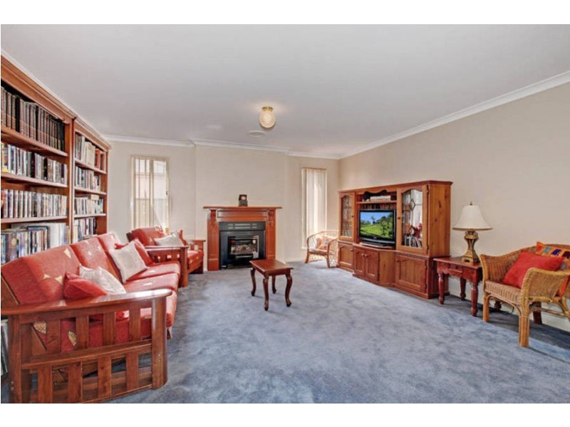 46 Dahlia Drive, Caroline Springs VIC 3023