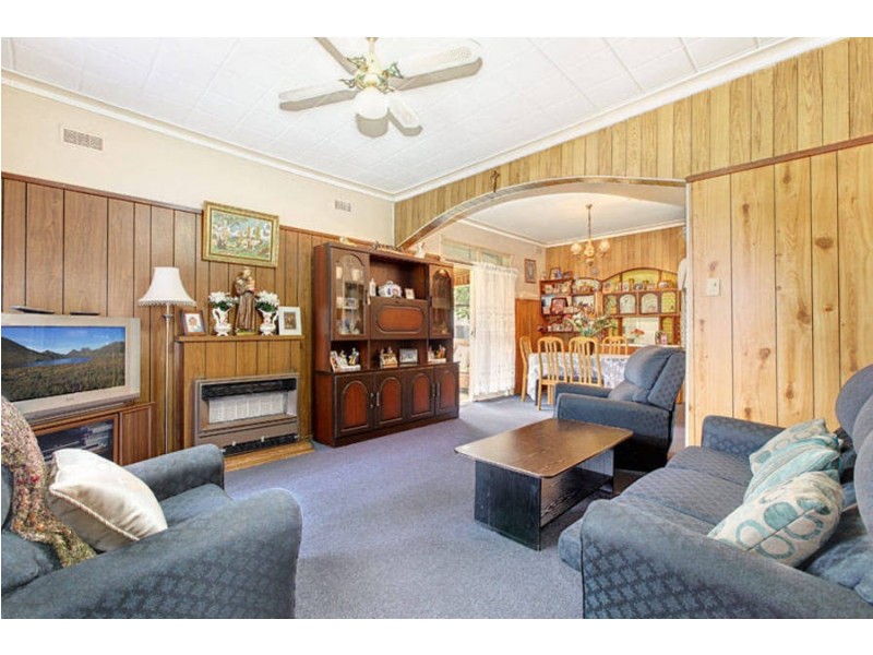 13 Lowe Crescent, Sunshine VIC 3020