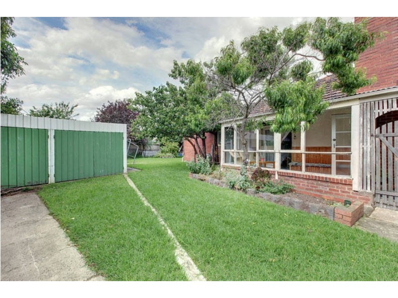 13 Lowe Crescent, Sunshine VIC 3020