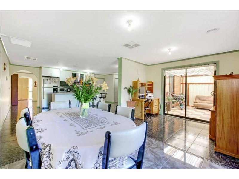 100  Robinsons Road, Deer Park VIC 3023