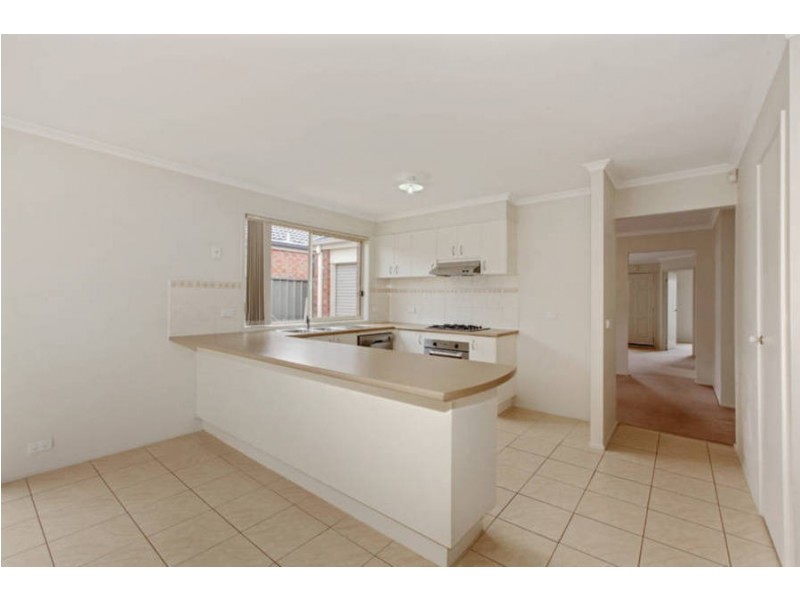 5 Klippel Way, Caroline Springs VIC 3023