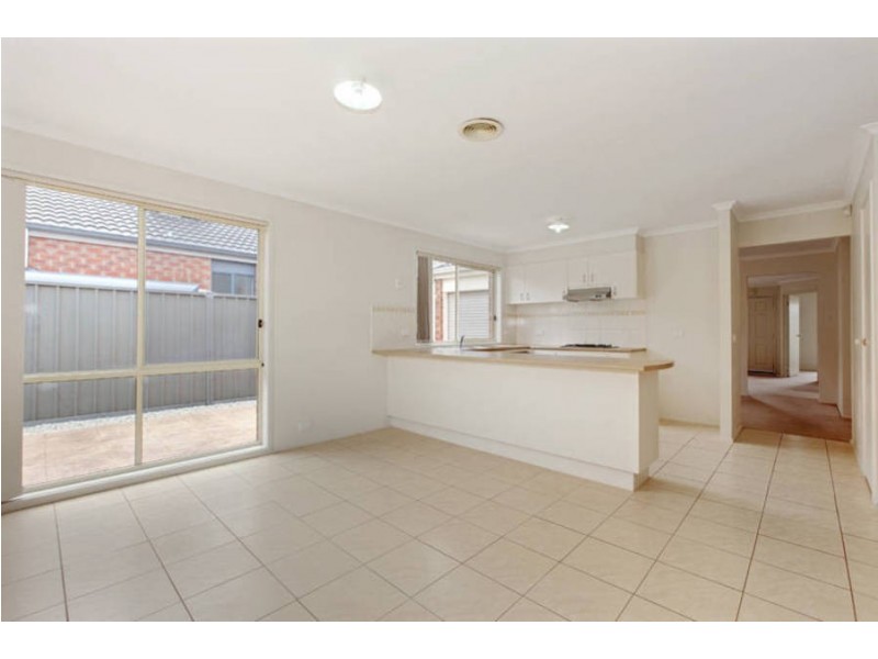 5 Klippel Way, Caroline Springs VIC 3023