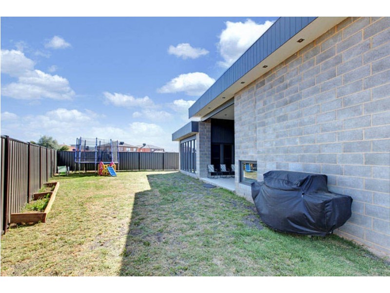 26 Hammerwood Avenue, Derrimut VIC 3030