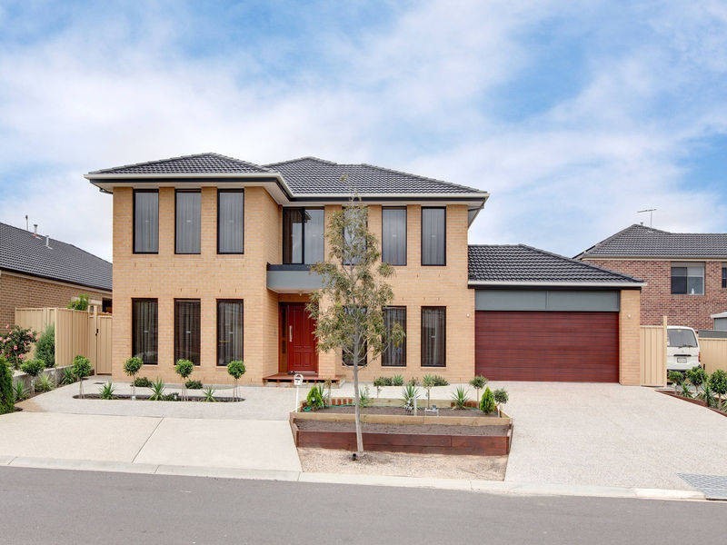 4 Briar Valley Rise, Caroline Springs VIC 3023