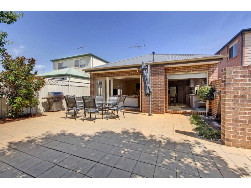46  Parkin Ave, Caroline Springs VIC 3023