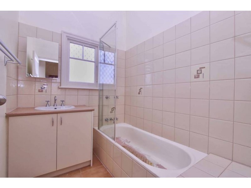 38  Clayton St, Sunshine North VIC 3020