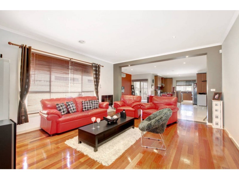 17 Studley Parkway, Caroline Springs VIC 3023