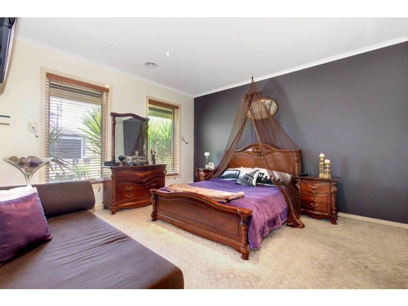 17 Studley Parkway, Caroline Springs VIC 3023