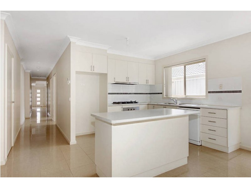 27 Barrington Circuit, Caroline Springs VIC 3023