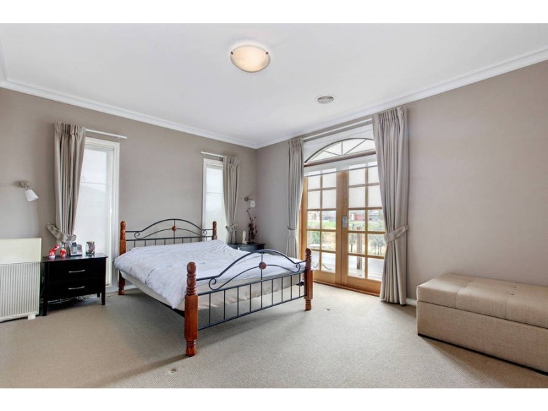 18 Goodenia Way, Caroline Springs VIC 3023