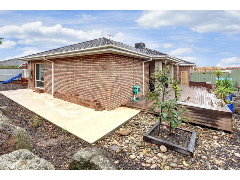 18 Goodenia Way, Caroline Springs VIC 3023