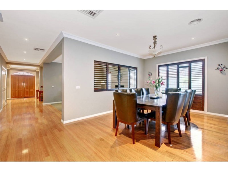 18 Goodenia Way, Caroline Springs VIC 3023