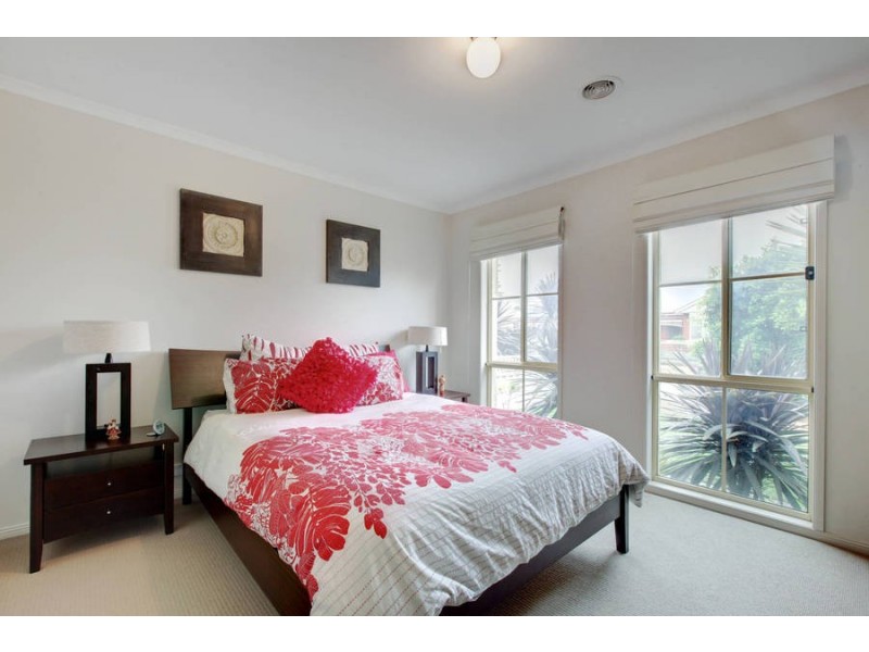 4 Bramall Place, Caroline Springs VIC 3023