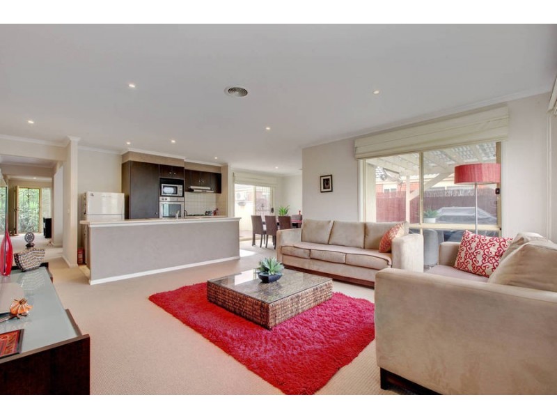 4 Bramall Place, Caroline Springs VIC 3023