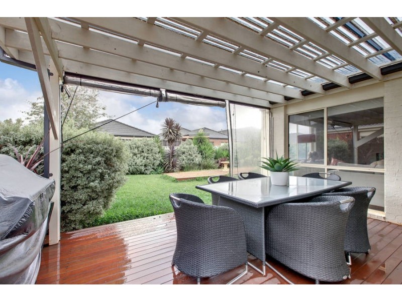 4 Bramall Place, Caroline Springs VIC 3023