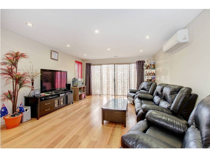 7 Wilkins Crescent, Burnside Heights VIC 3023