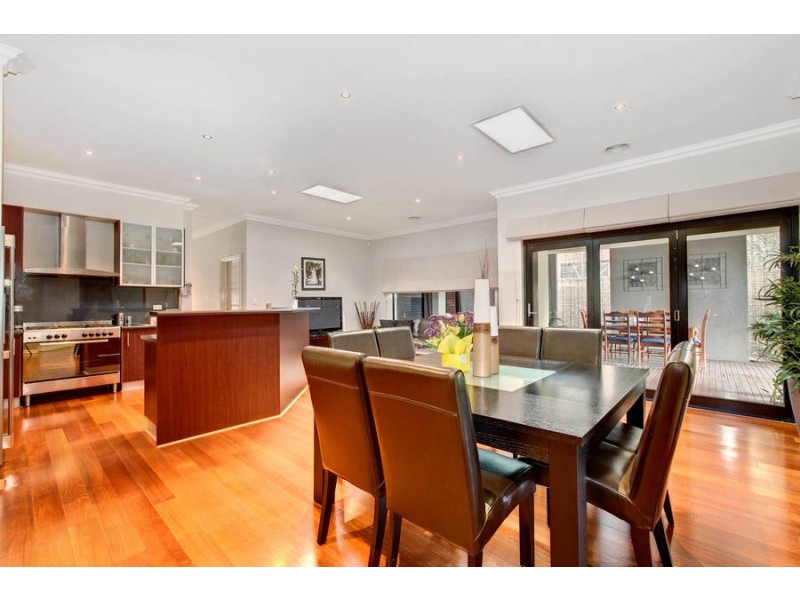 16 Studley Parkway, Caroline Springs VIC 3023