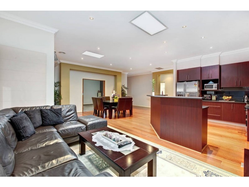 16 Studley Parkway, Caroline Springs VIC 3023
