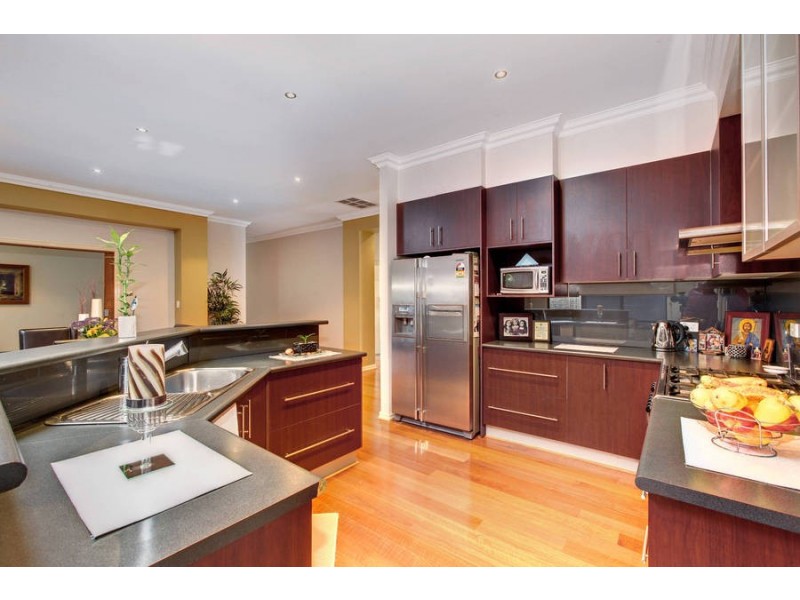 16 Studley Parkway, Caroline Springs VIC 3023