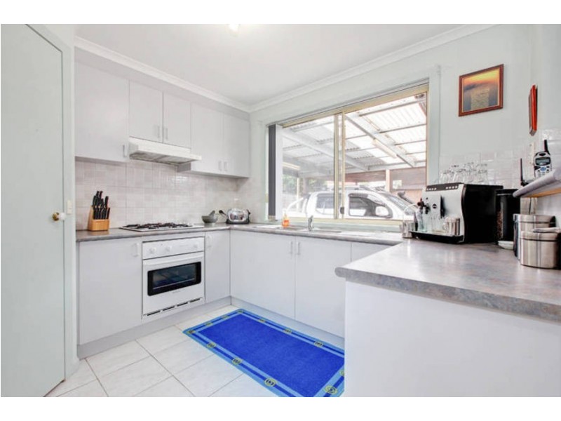 2/90 Robinsons Road, Deer Park VIC 3023